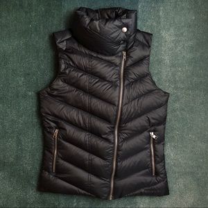 Patagonia Women's Prow Vest. XS. Puff vest, black. Puffer vest.